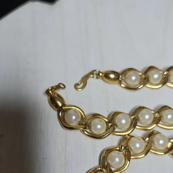 Vintage Gold and Pearl Necklace - Picture 5 of 7
